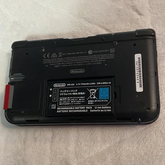 Nintendo 3DS - Picture 3 of 9